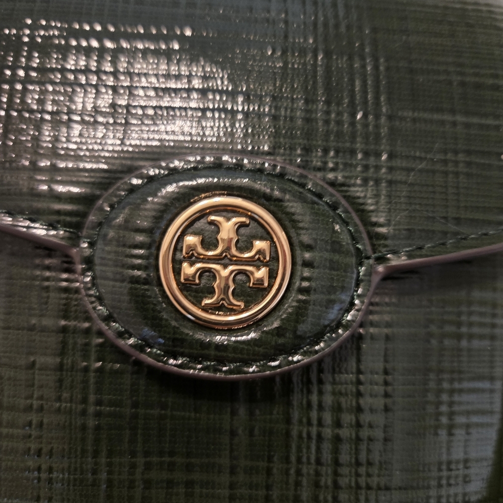 Tory Burch Robinson Crosshatched Phone Crossbody Evergreen. Excellent, Worn Once - Picture 3 of 10